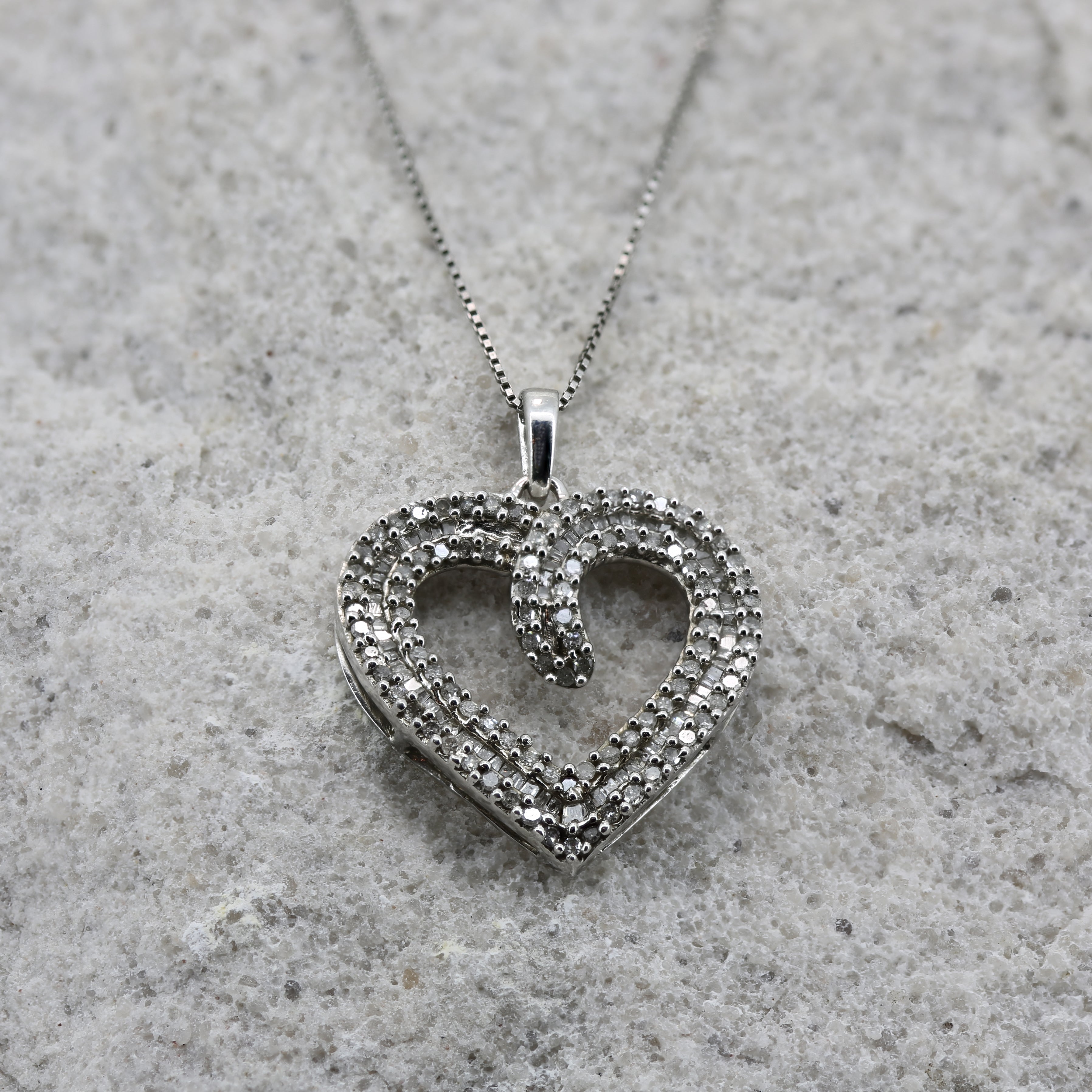 TINA DIAMOND HEART PENDANT