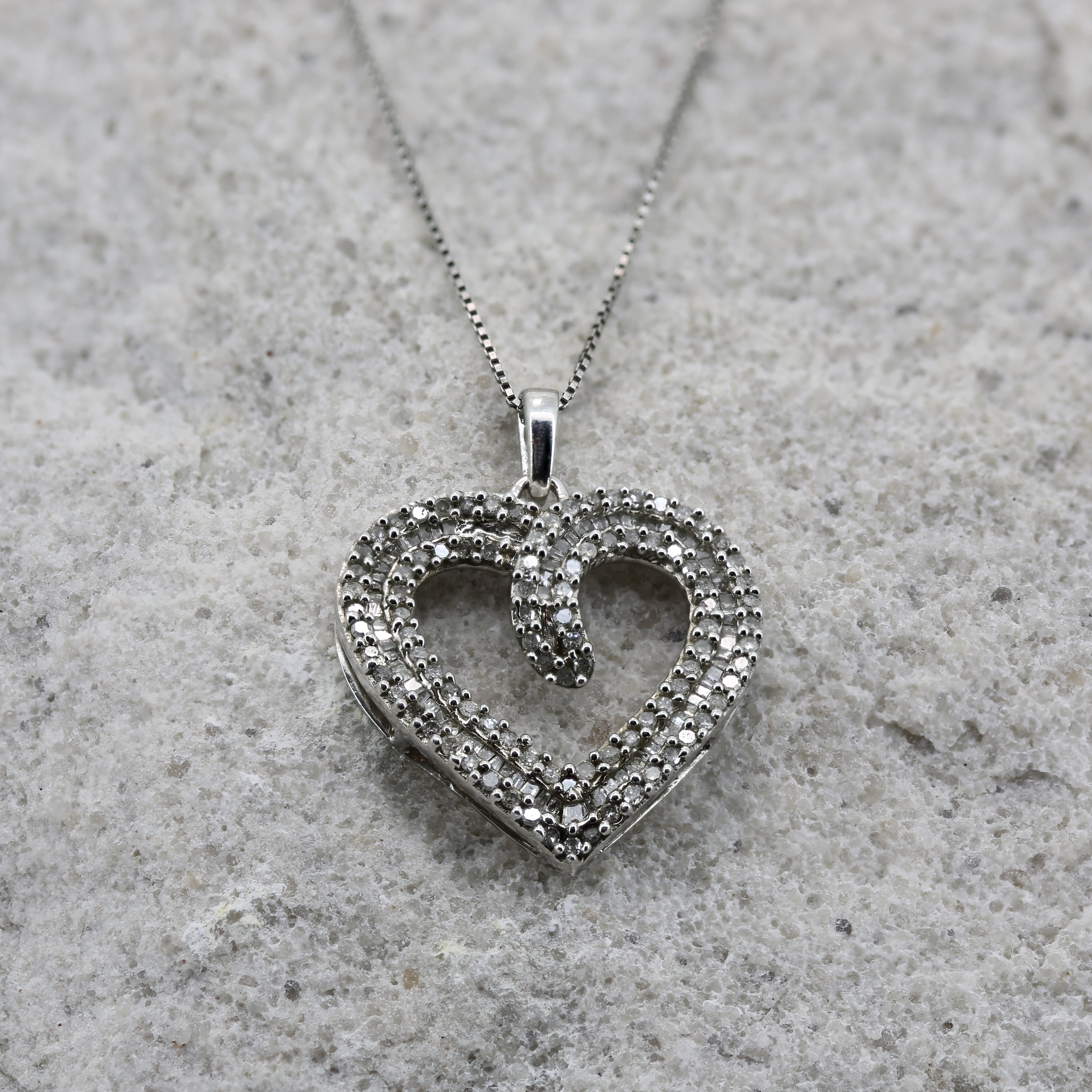 DIAMOND HEART PENDANT